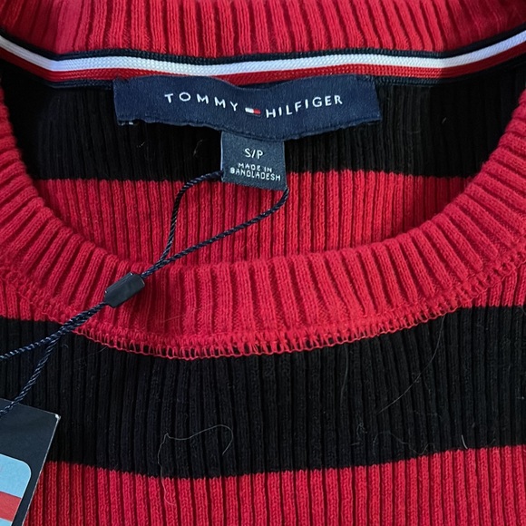 Tommy Hilfiger sweater *NWT* - Picture 2 of 4